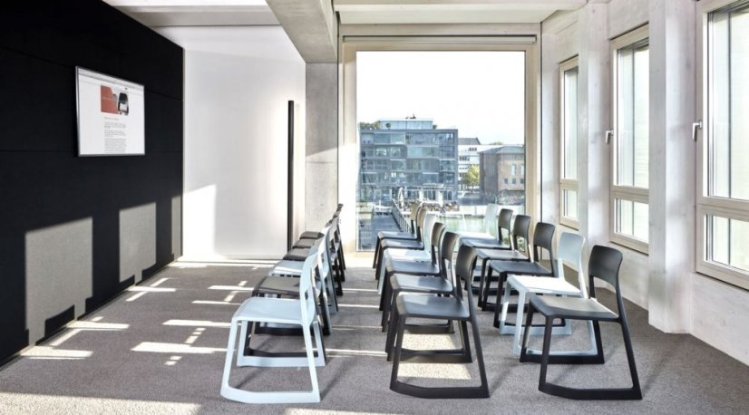 Vitra Tip Ton chair - ČERNÁ