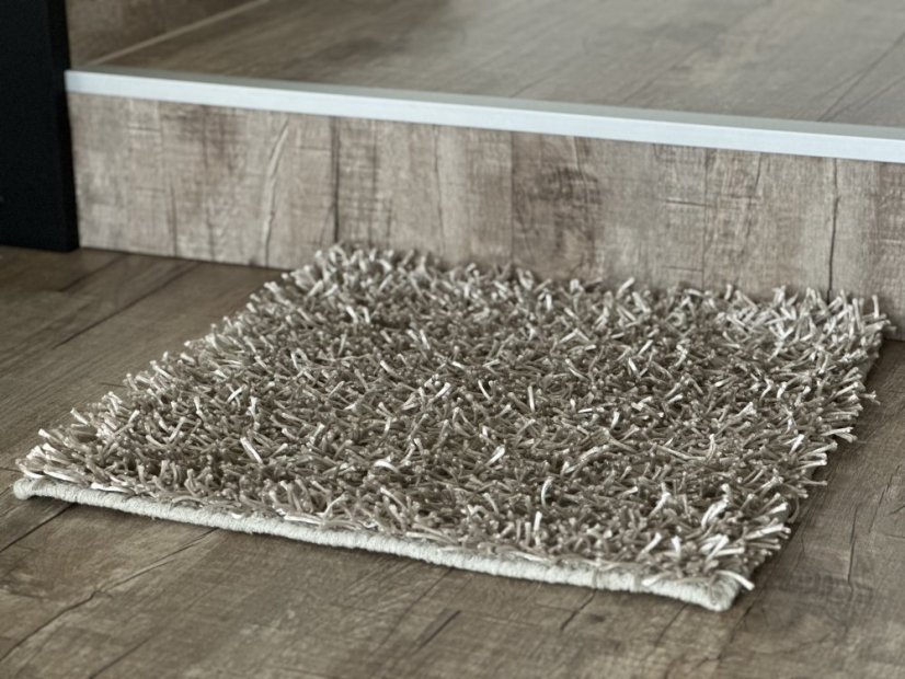 Ručně vyráběný kusový koberec SHAGGY MD 50 x 50 cm - Barva: Červená