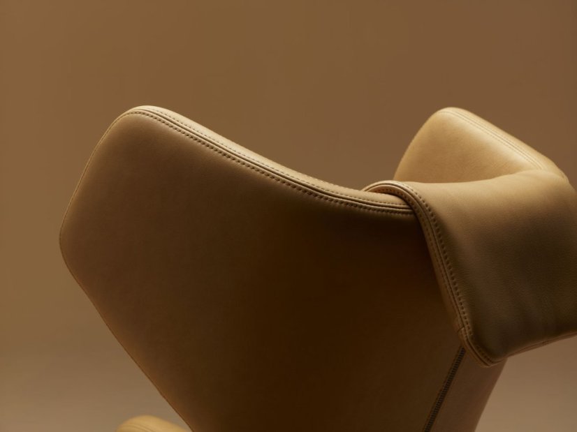 Vitra Grand Repos & Ottoman Citterio