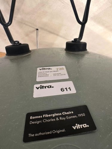 Vitra Eames Fibreglass Side Chair DSR - Vitra Eames Fibreglass Chair: red orange