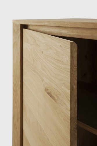 Ethnicraft Shadow Sideboard komoda se třemi dvířky