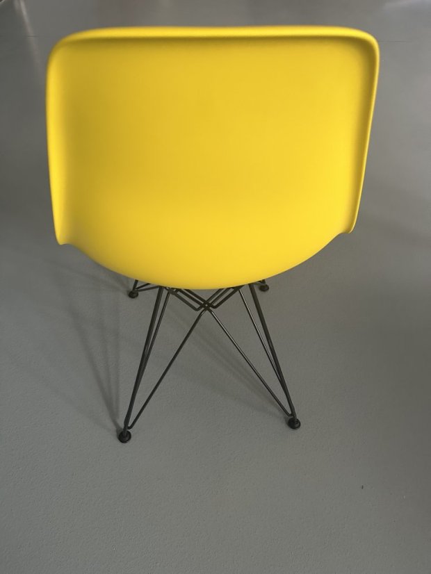 Vitra Eames Plastic Side Chair DSR různé barvy - Eames Plastic Side Chair DSR colors: red