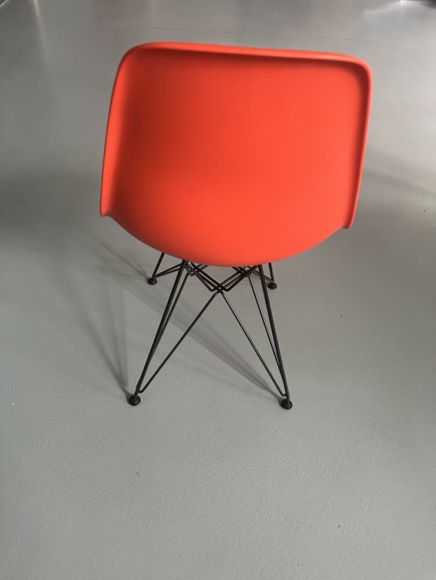 Vitra Eames Plastic Side Chair DSR různé barvy - Eames Plastic Side Chair DSR colors: red