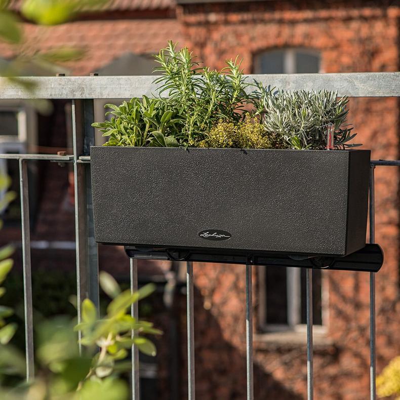 Samozavlažovací truhlík Lechuza BALCONERA STONE 50 černý kompletní set