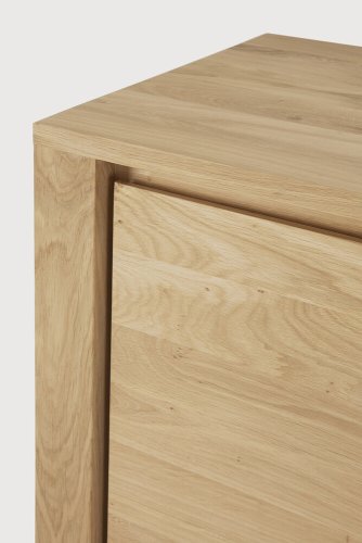 Ethnicraft Shadow Sideboard komoda se třemi dvířky