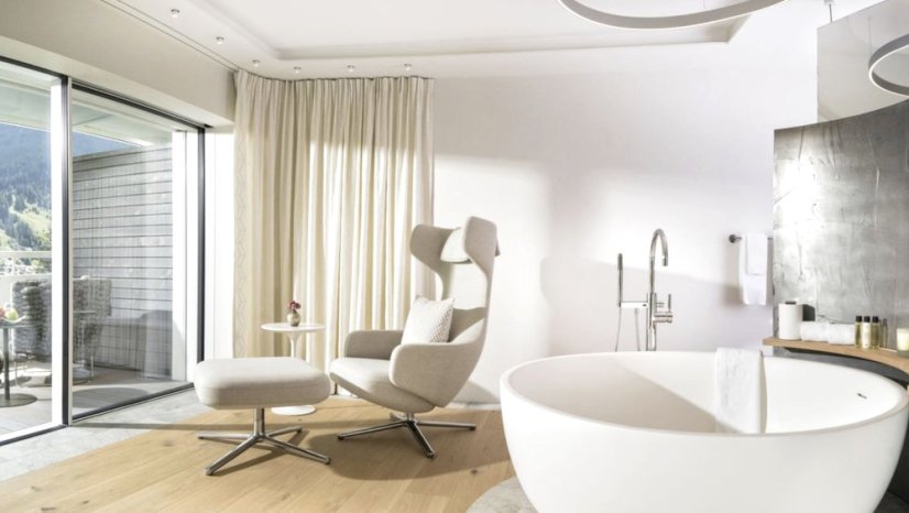 Vitra Grand Repos & Ottoman Citterio