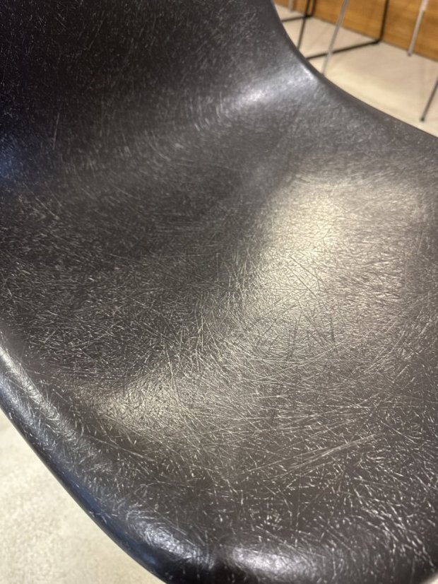 Vitra Eames Fibreglass Side Chair DSR