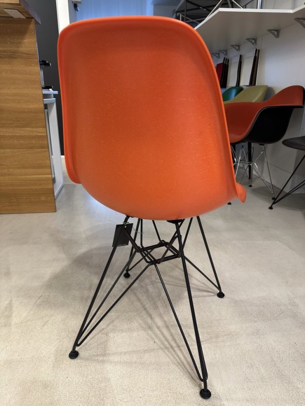 Vitra Eames Fibreglass Side Chair DSR