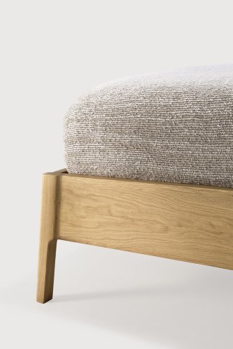 Ethnicraft Air dubová postel 180x200