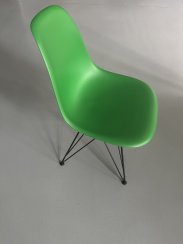 Vitra Eames Plastic Side Chair DSR různé barvy